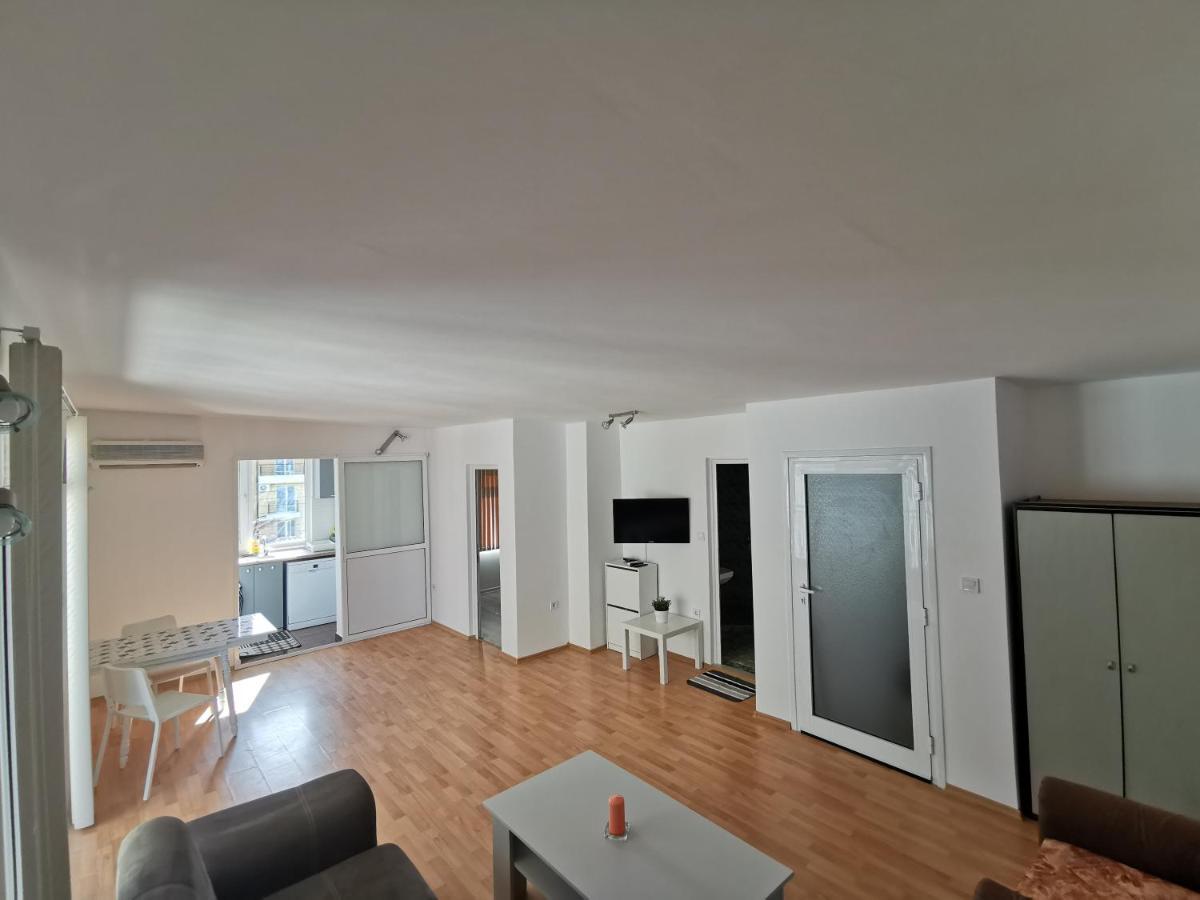 4Th Floor Apartamento Burgas Exterior foto
